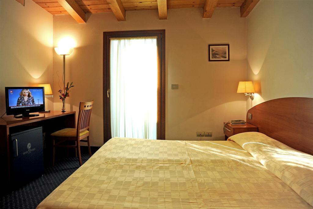 Hotel Vittoria San Giórgio di Nogaro Oda fotoğraf